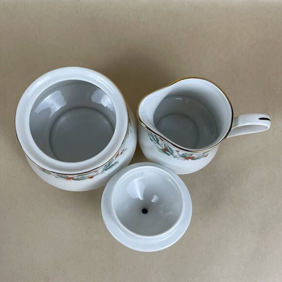VTG China Pearl NOEL Holly Berry Xmas Coffee Pot,Sugar Bowl/Creamer, Salt/Pepper - Picture 9 of 15